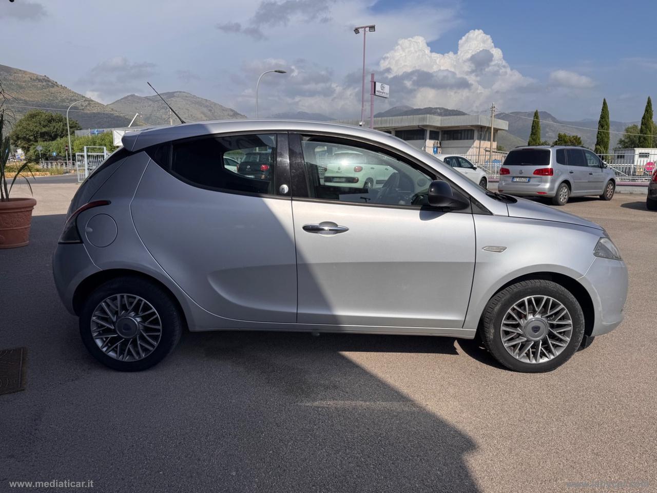 LANCIA Ypsilon 1.2 69 CV 5p. GPL Ecochic Silver