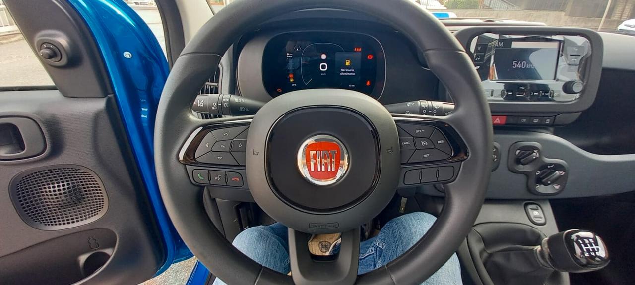 Fiat Panda cc. 1.000 Benzina-Elettrica (Ibrida) 70 CV. 5 Porte 5 Posti Euro 6ETEMP Temp KM. 0 Utilizzabile anche per i Neopatentati.