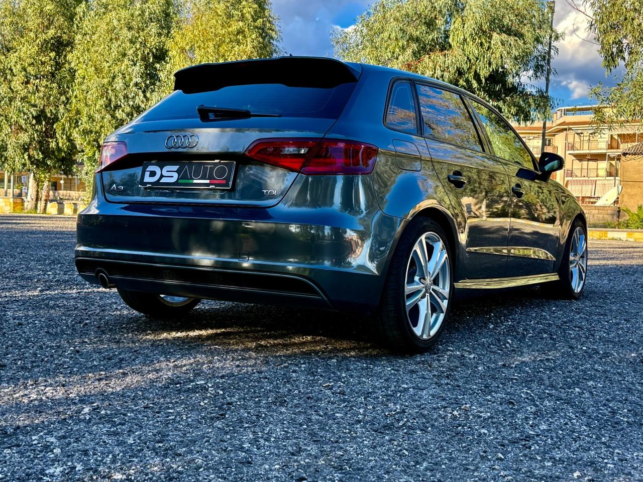 AUDI A3 1.6 TDI S TRONIC S LINE EDITION