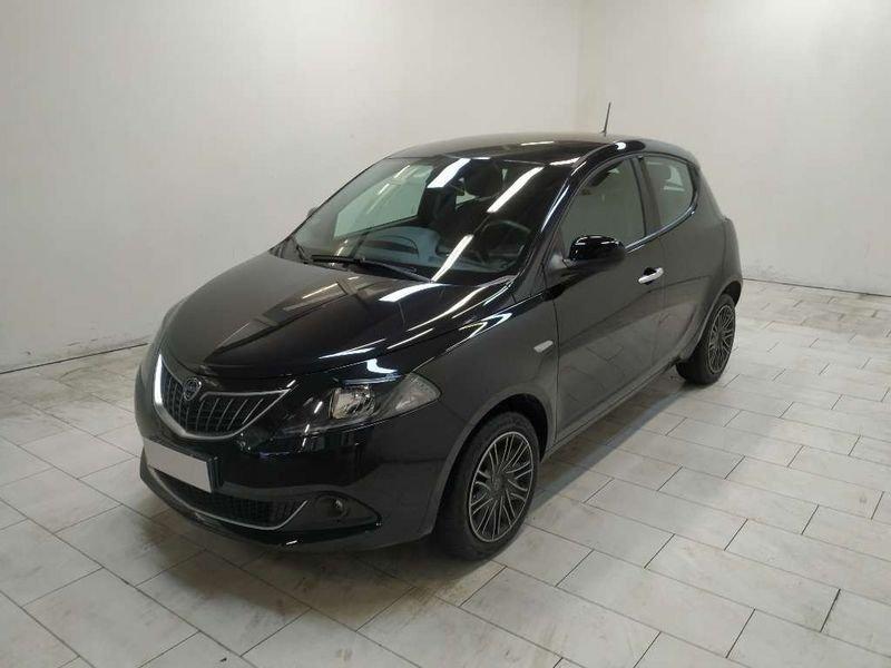 Lancia Ypsilon 1.0 firefly hybrid Gold s&s 70cv