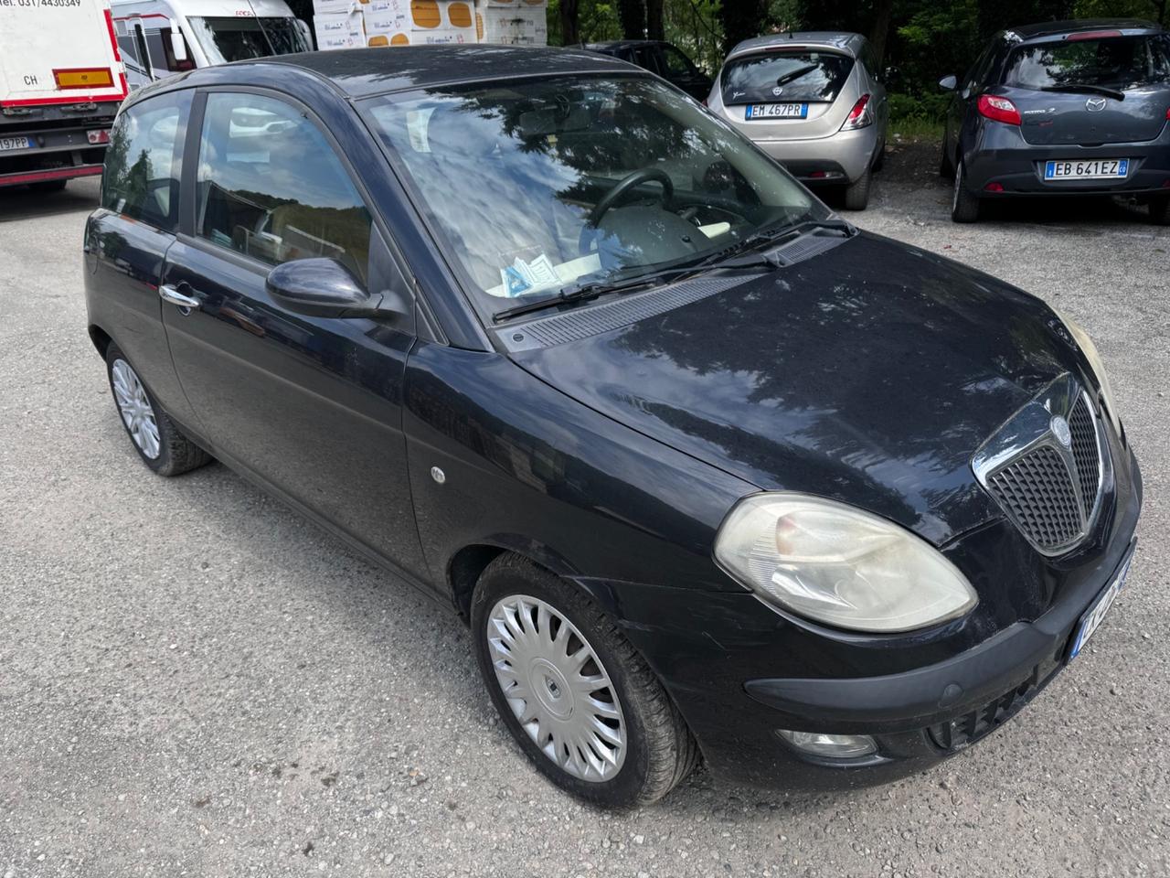 Lancia Ypsilon 1.2 16V Platino