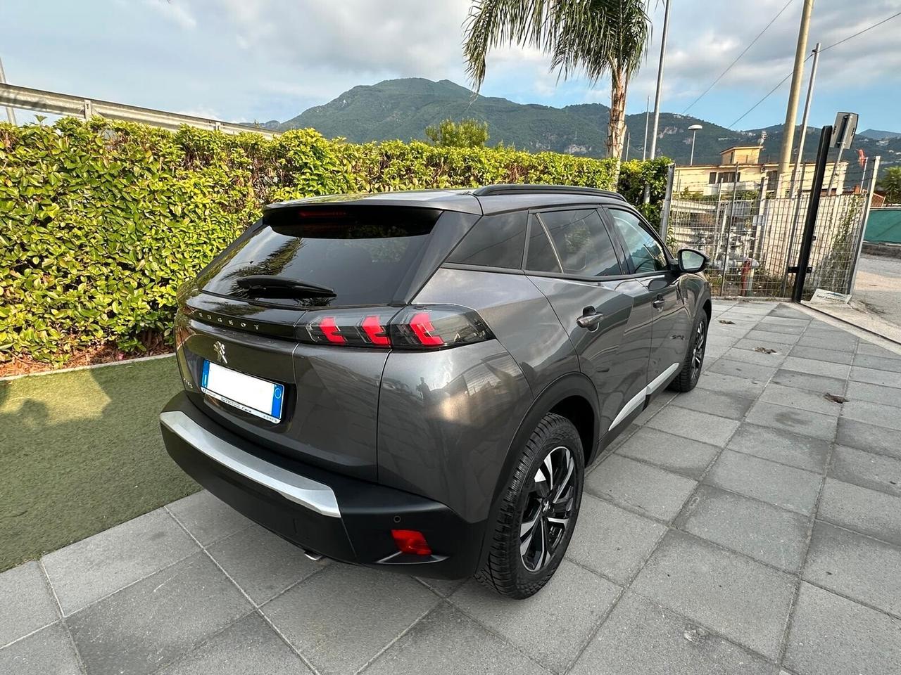 Peugeot 2008 BlueHDi 1.5HDI 130 S&S EAT8 Allure 2021 COCKPIT