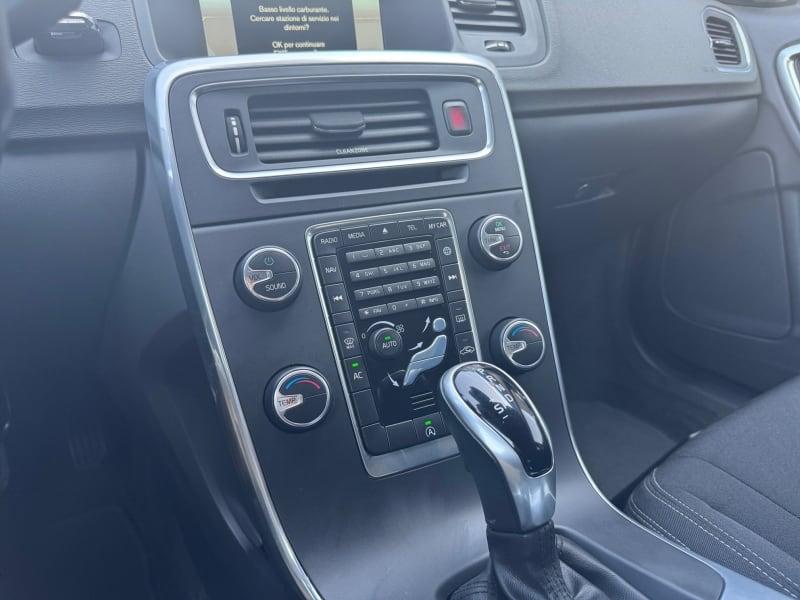 VOLVO V60 D2 GEARTRONIC KINETIC