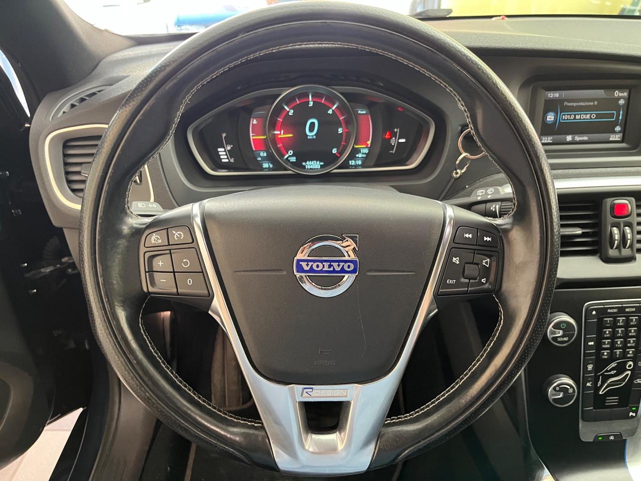 Volvo V40 D2 1.6 R-design Momentum