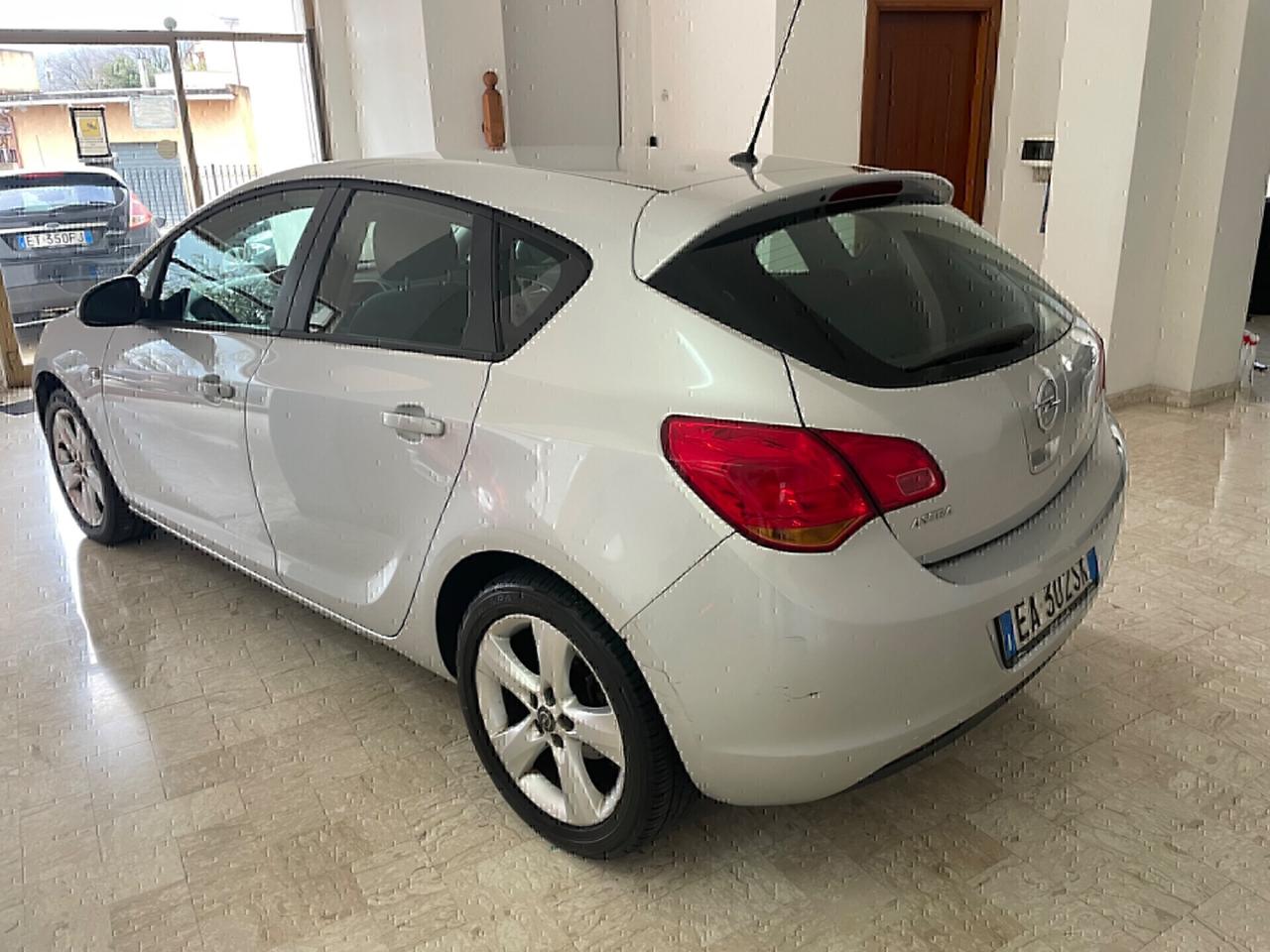 OPEL ASTRA 1.4 100 CV 5 PORTE COSMO