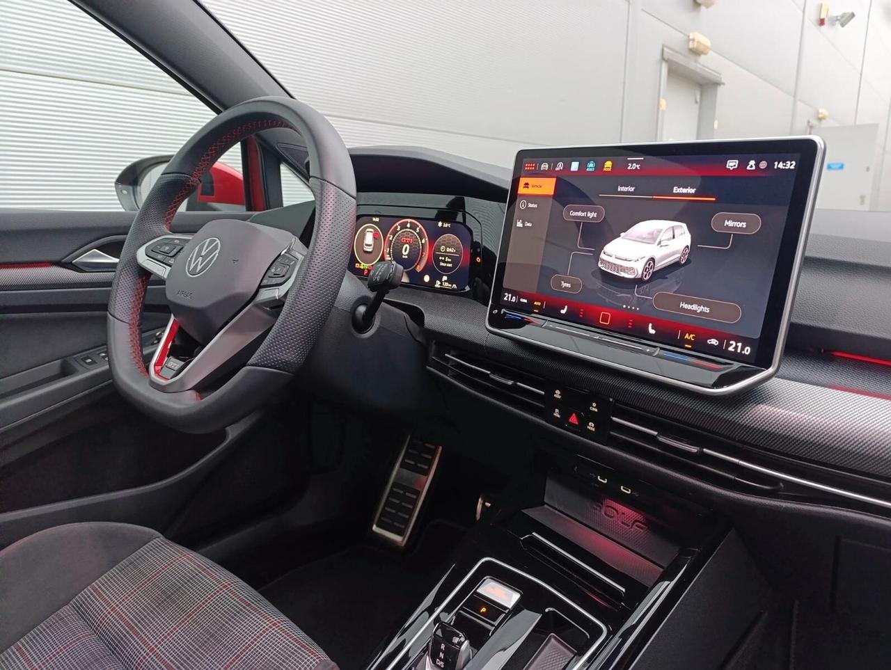 Volkswagen Golf GTI 2.0 TSI DSG