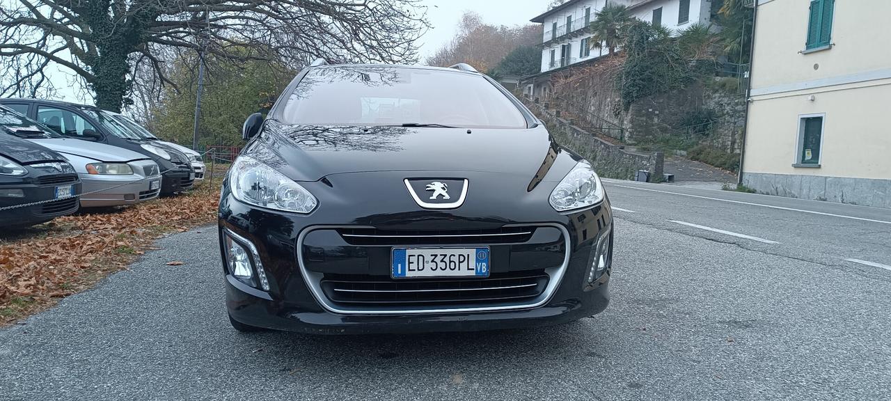 Peugeot 308 1.6 8V e-HDi 112CV Stop&Start robotiz. 5p. Business