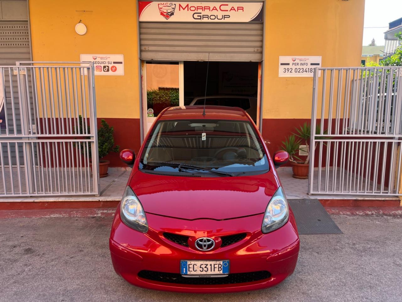 Toyota Aygo 1.0 12V VVT-i 5 porte Sol Connect Red Edition