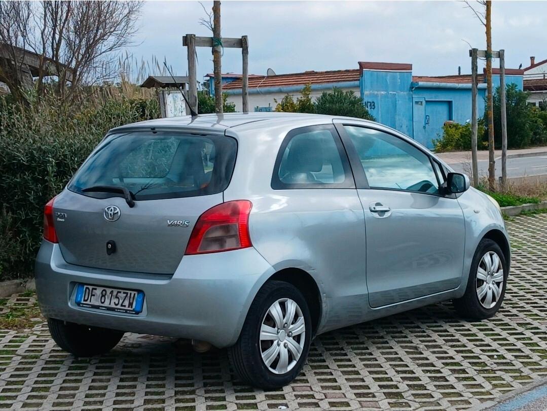 Toyota Yaris 1.0 . OK NEOPATENTATI - PERMUTE -GARANZIA