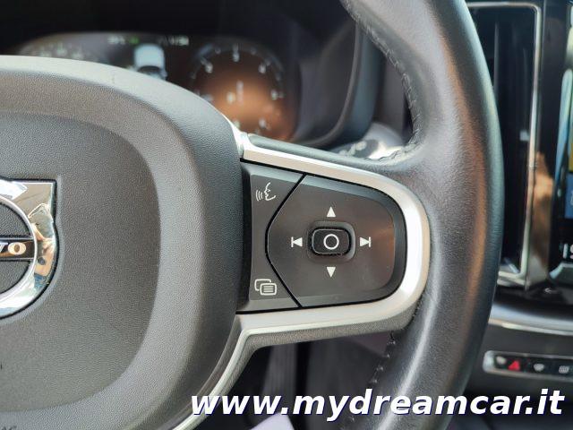 VOLVO XC60 B4 (d) AWD Geartronic Momentum Pro