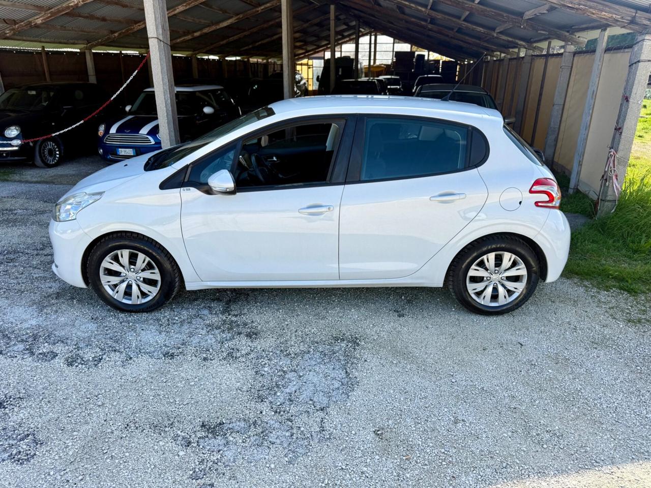 Peugeot 208 1.2 benzina 70 milaKM Neopatentati