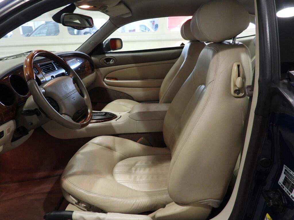 Jaguar XK8 Coupe 4.0