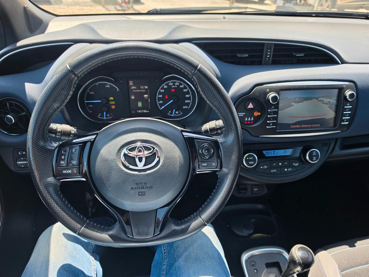 Toyota Yaris Hybrid 1.5 101cv ok neopatentati