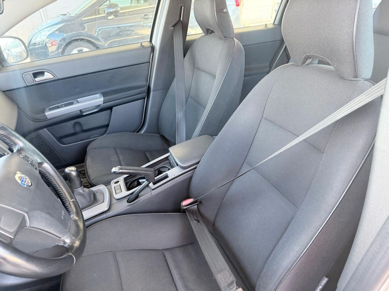 Volvo V50 D2 R-design