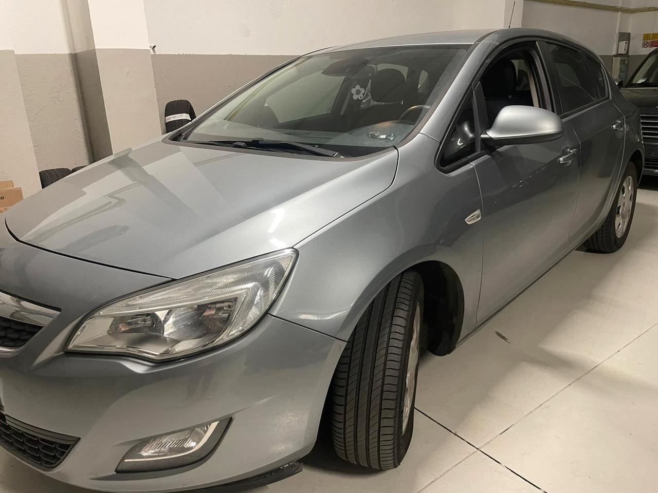 Opel Astra 1.7 CDTI 110CV 5 porte Cosmo