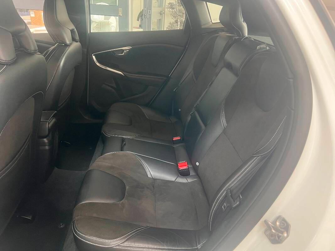 Volvo V40 2.0 d2 R-design