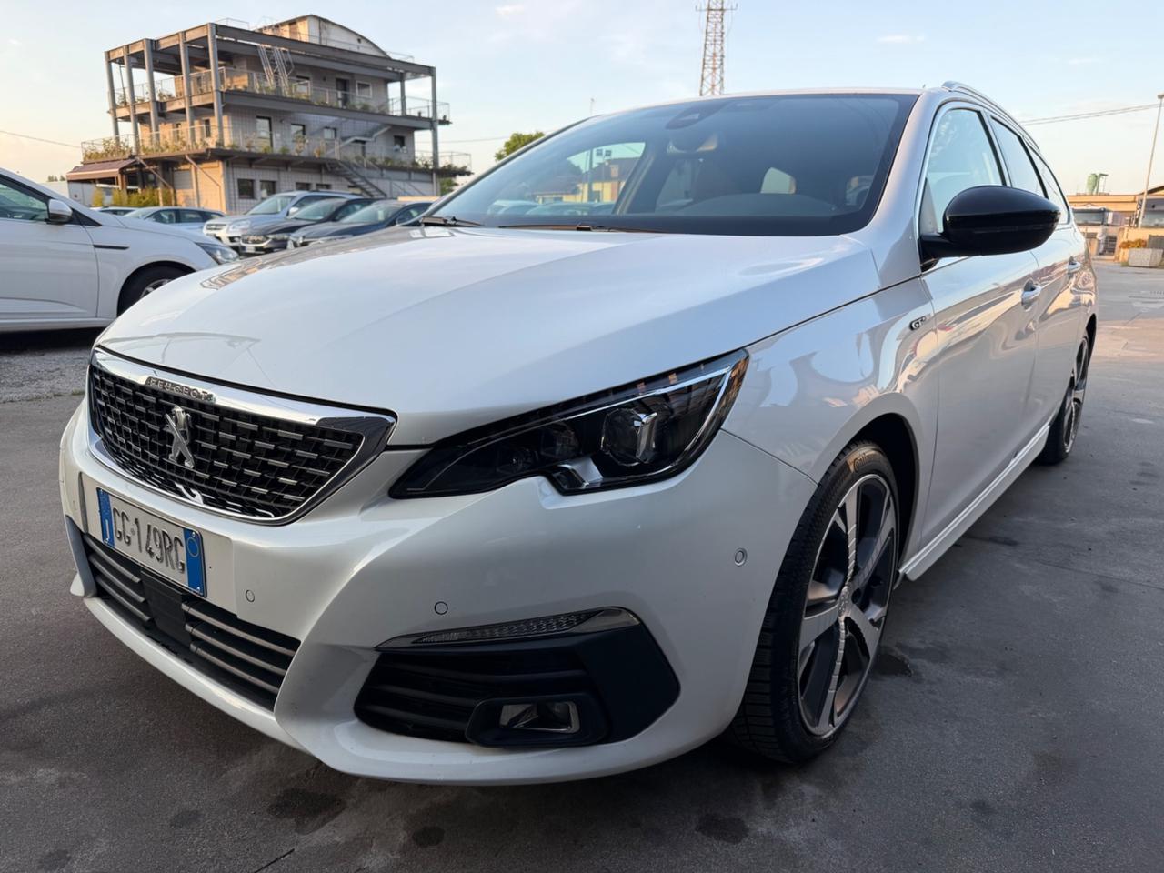 Peugeot 308 PureTech Turbo 130 S&S EAT8 SW GT