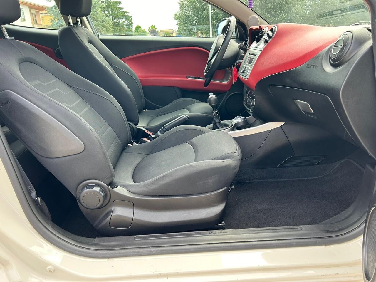 Alfa Romeo MiTo 1.3 JTDm-2 95 CV S&S Distinctive Sport Pack