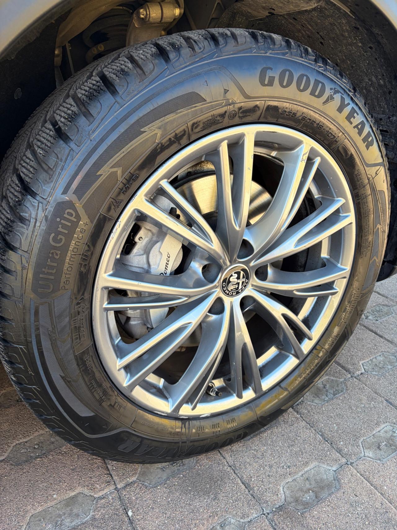 Alfa Romeo Stelvio 2.2 Turbodiesel 160 CV AT8 RWD Super Business UNIPRO