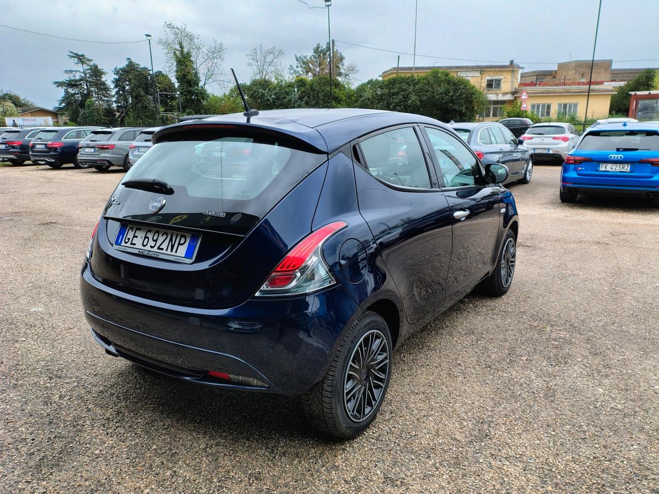 Lancia Ypsilon 1.0 FireFly 5 porte S&S Hybrid Ecochic Gold