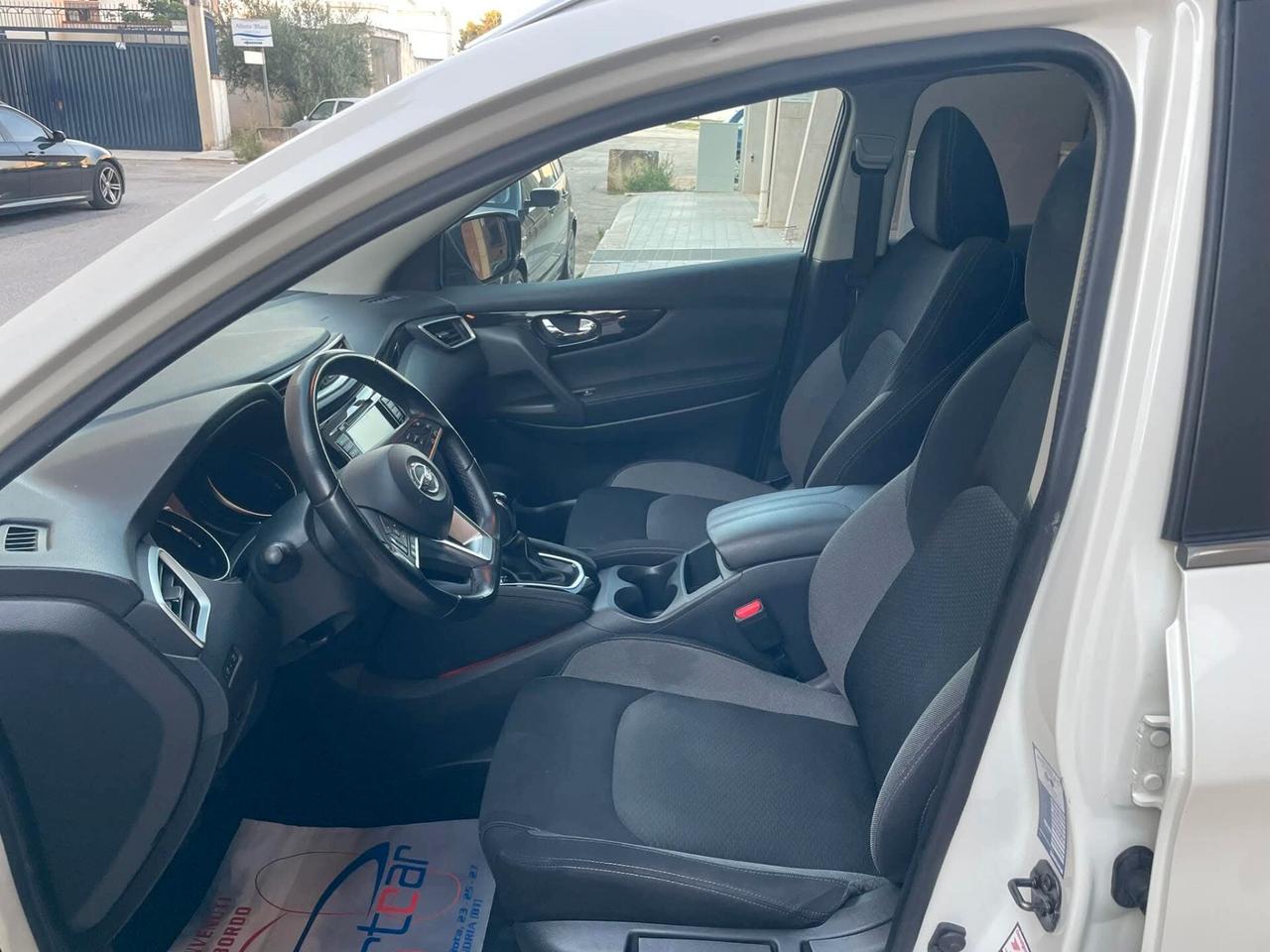 Nissan Qashqai 1.7 dCi 150 CV 4WD CVT N-Connecta TETTO LED TELEC 360 18'