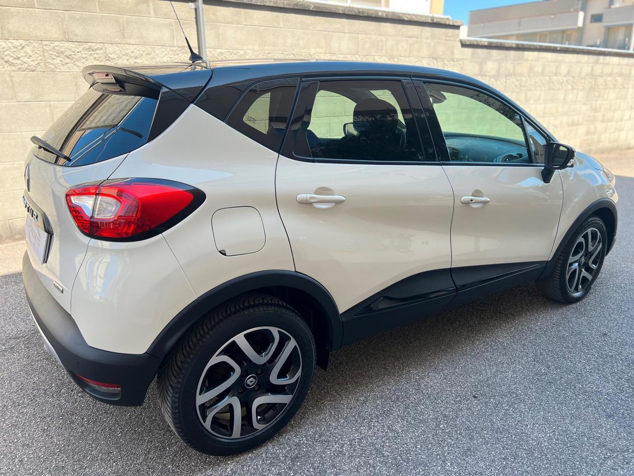 Renault Captur 1.5 dci Intens energy r-link 90cv edc AUTOM. E6 NAVICAMERA