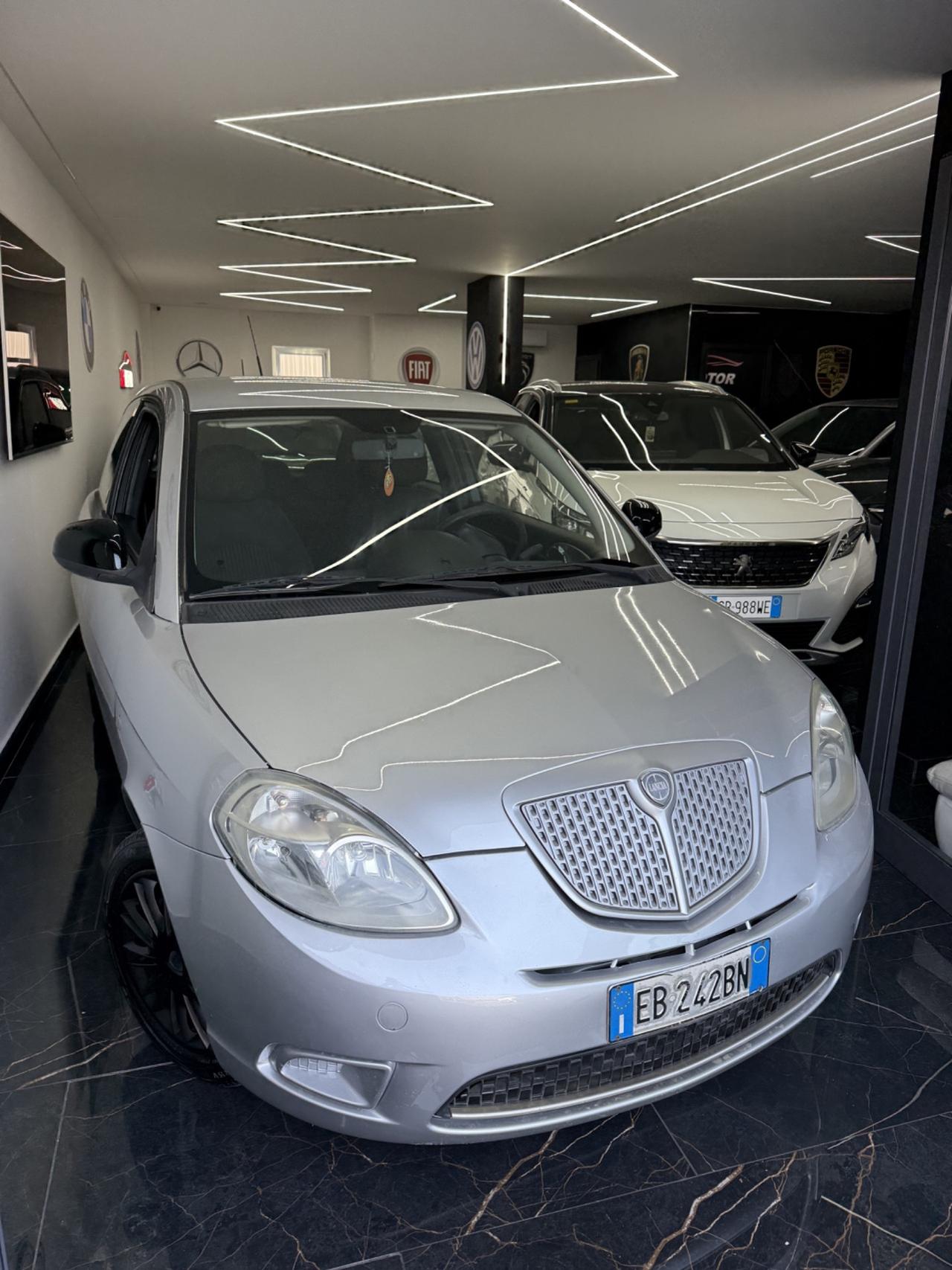 Lancia Ypsilon 1.2 Platino