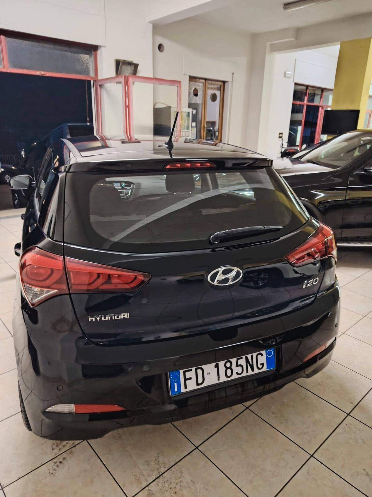 Hyundai i20 1.1 CRDi Comfort-Cerchi lega-Led-Pdc-