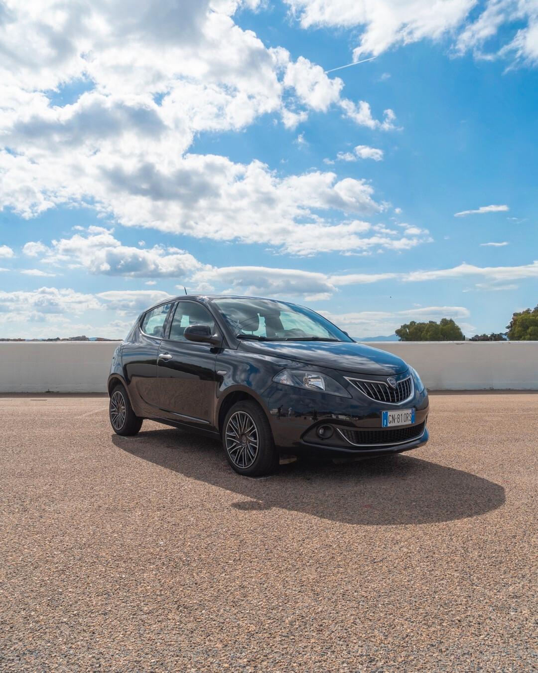 Lancia Ypsilon 1.0 FireFly 5 porte S&S Hybrid Gold