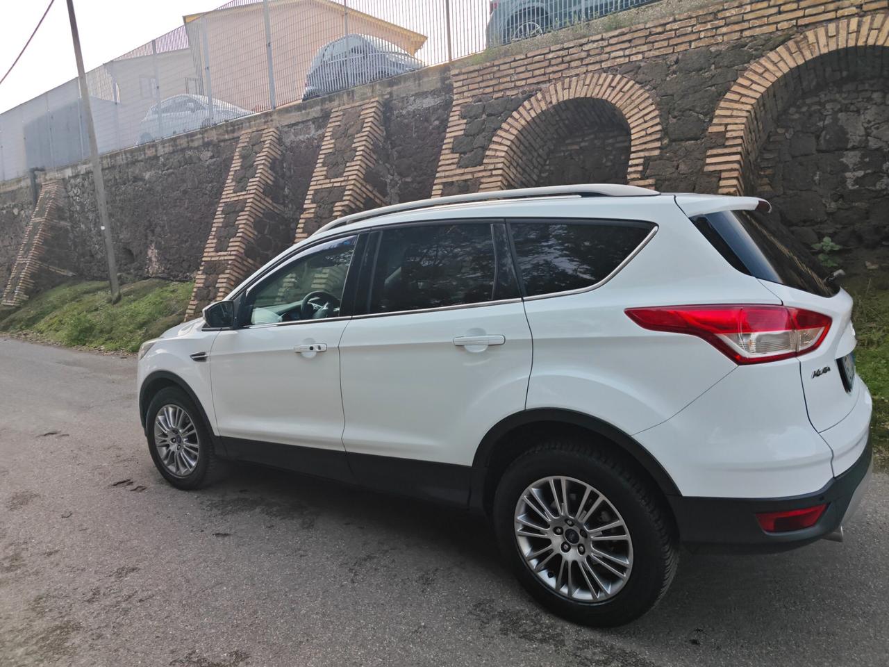 Ford Kuga 2.0 TDCI 140 CV 4WD Titanium