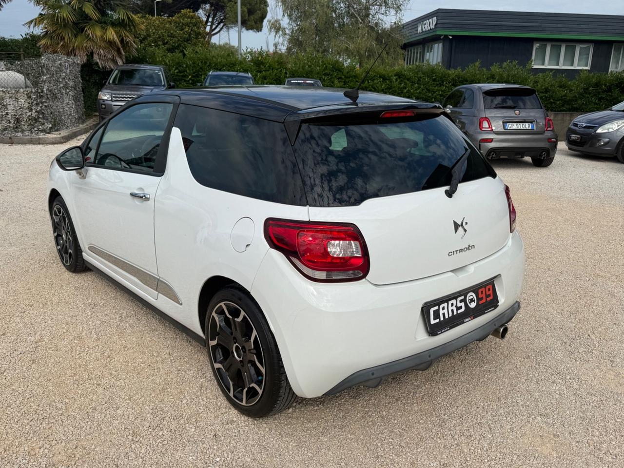 Ds DS3 3 1.2 VTi 82 Just Black