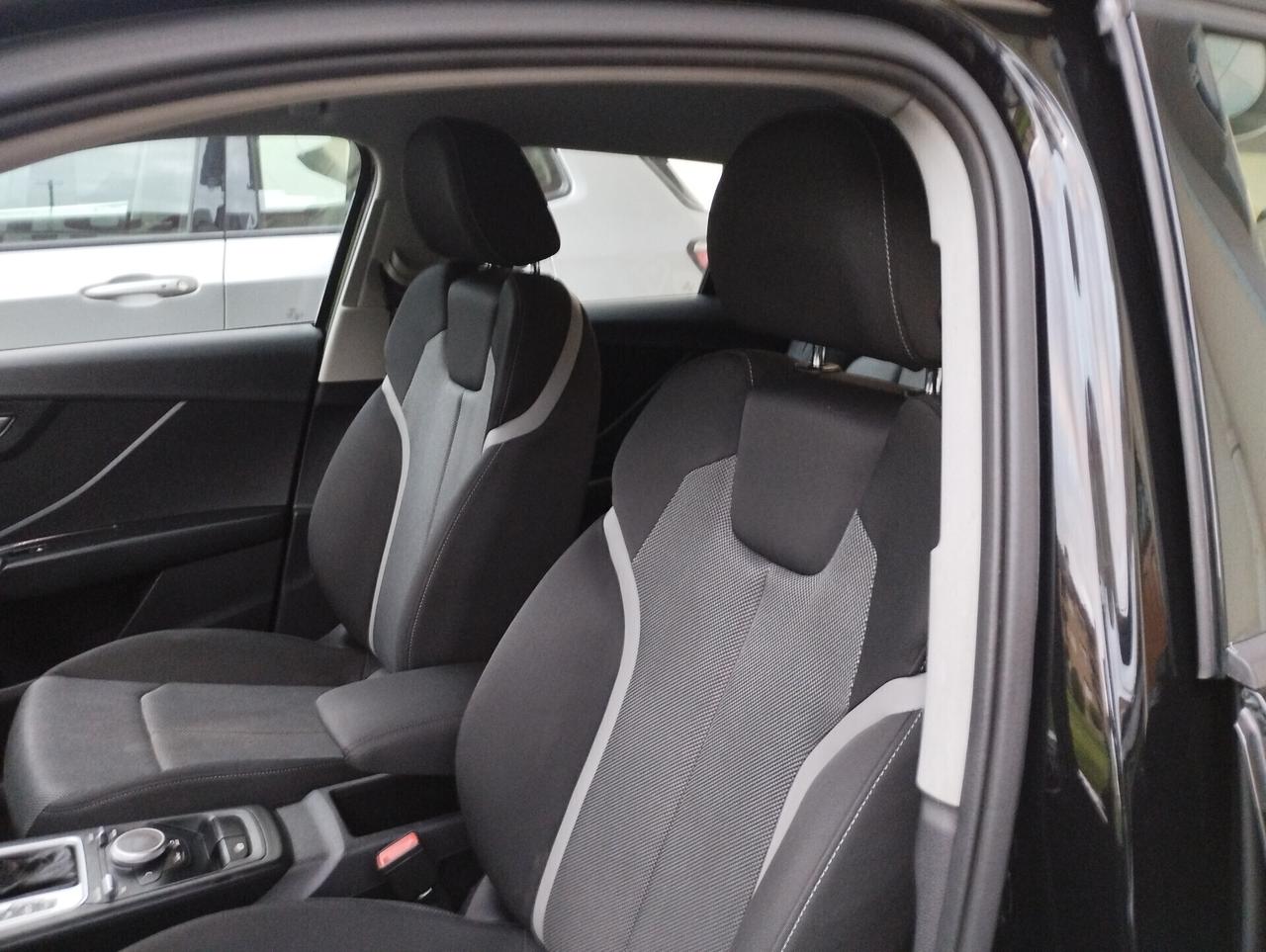 Audi Q2 30 TDI S tronic Identity Black