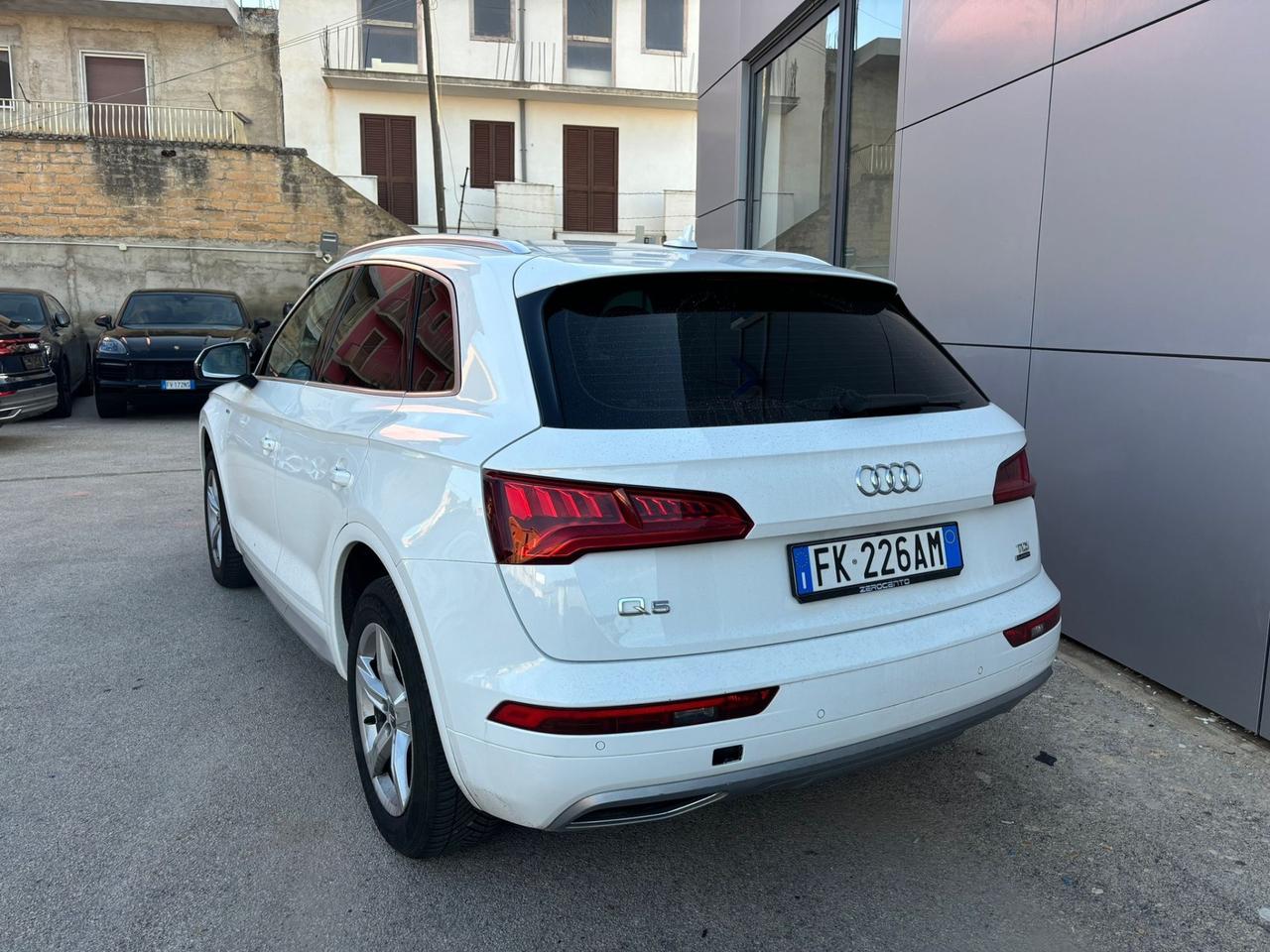 Audi Q5 2.0 TDI 190 CV quattro S tronic S-line - anno 2017 - prezzo €22.900