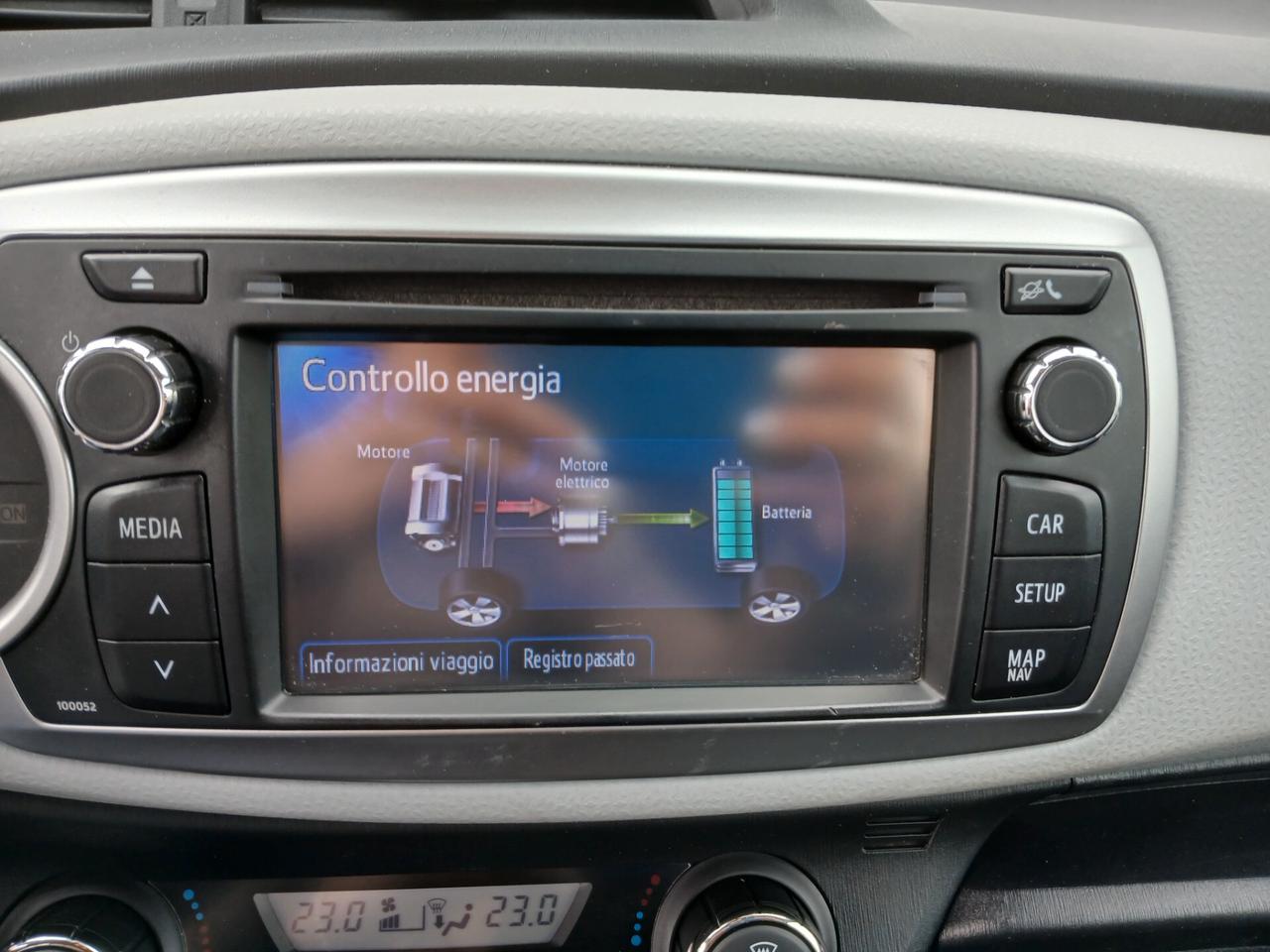 TOYOTA YARIS 1.5 HYBRID 5P LOUNGE BENZINA AUTO