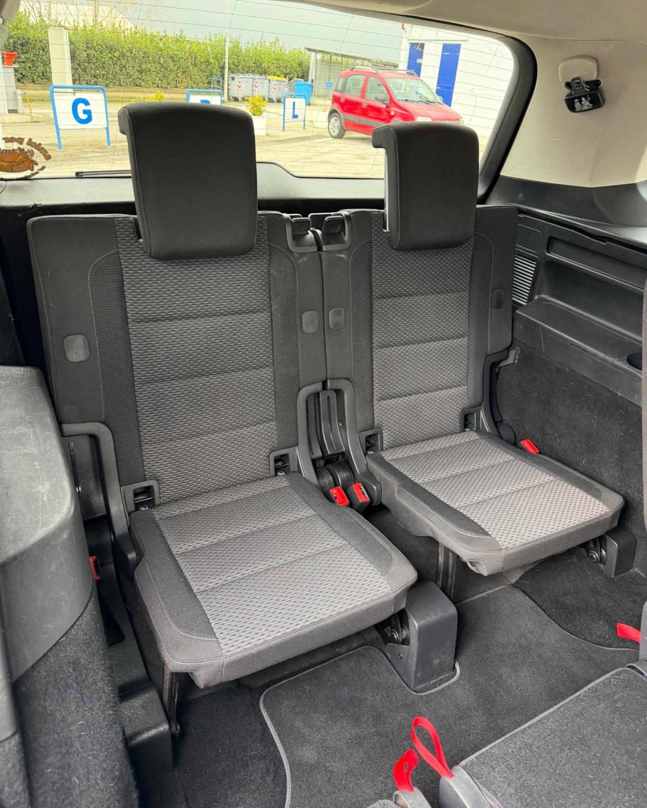 Volkswagen Touran 2.0 TDI 150 CV SCR DSG Business BlueMotion Technology