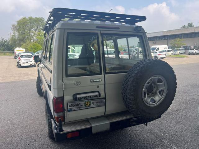 TOYOTA Land Cruiser HZJ78