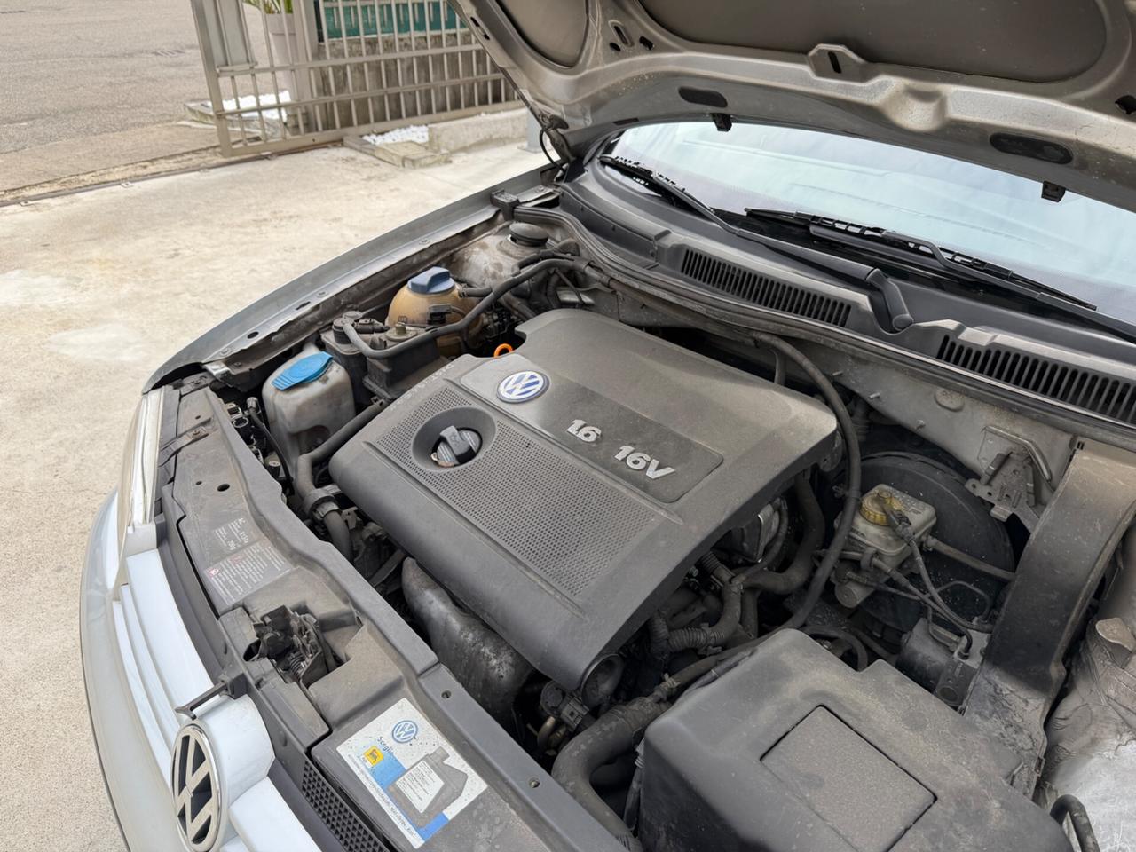 VW GOLF 1.6 BENZINA EURO4 UNI PROP NEOPATENTATI