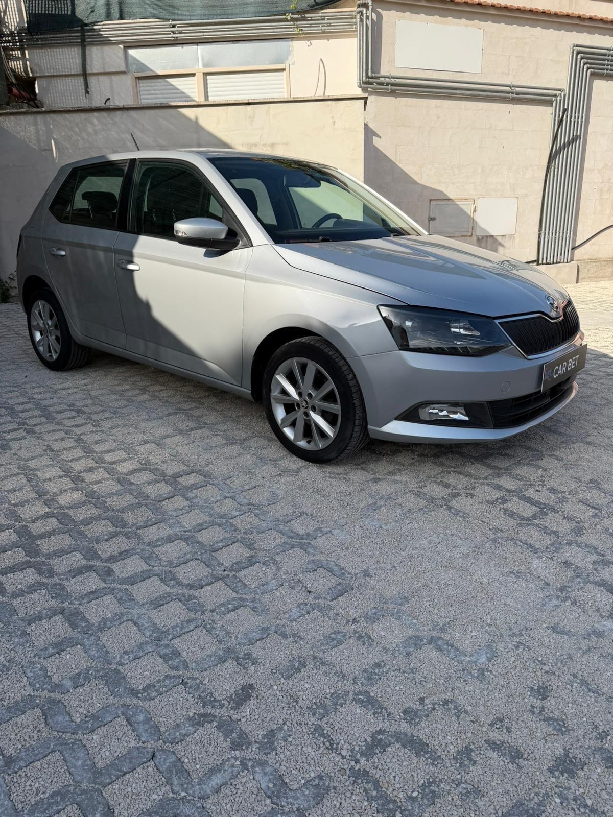 Skoda Fabia 1.0 TSI Color Argento