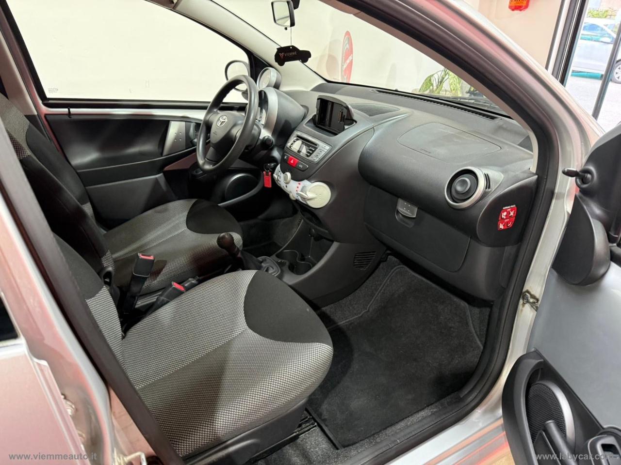 TOYOTA Aygo 1.0 12V VVT-i 5p. Lounge Connect