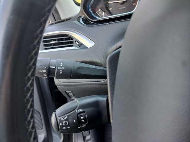 Peugeot 2008 PureTech Turbo 110 EAT6 S&S Allure