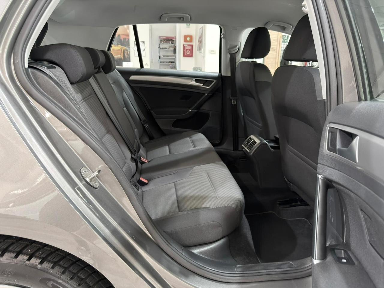 VW GOLF 1.6TDI 110cv COMFORTLINE 1HANDE