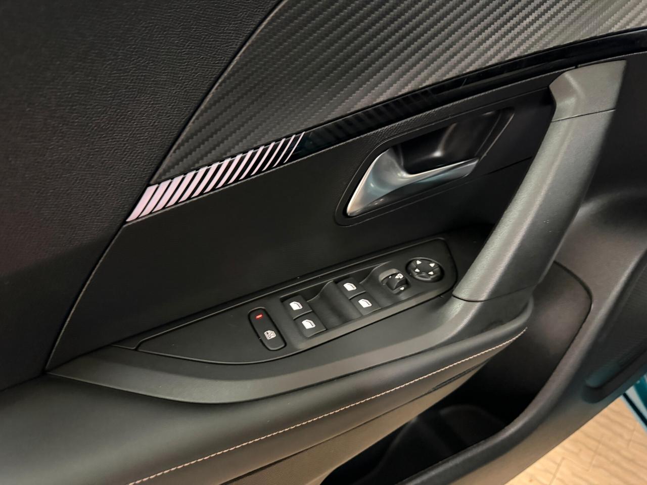 Peugeot 2008 100cv Allure 2025 Blu Obsession