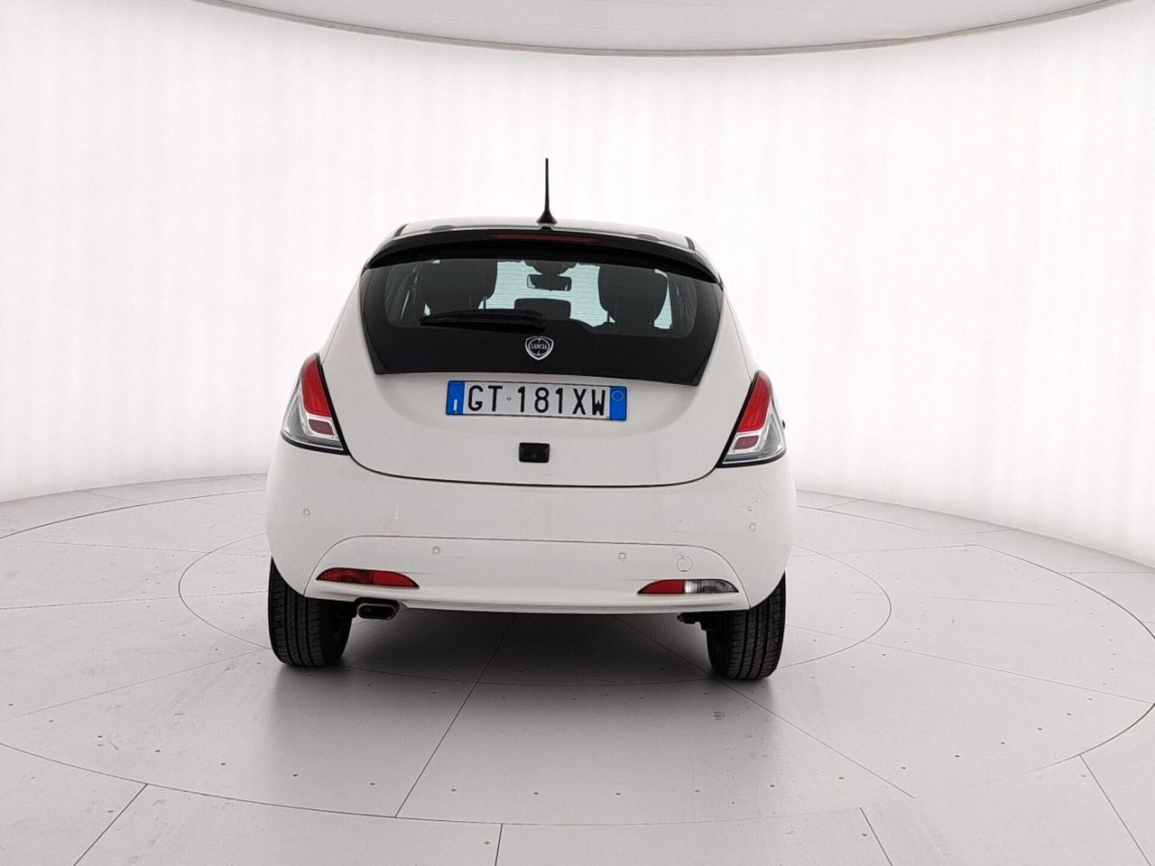 Lancia Ypsilon 1.0 FireFly 5 porte S&S Hybrid Platino