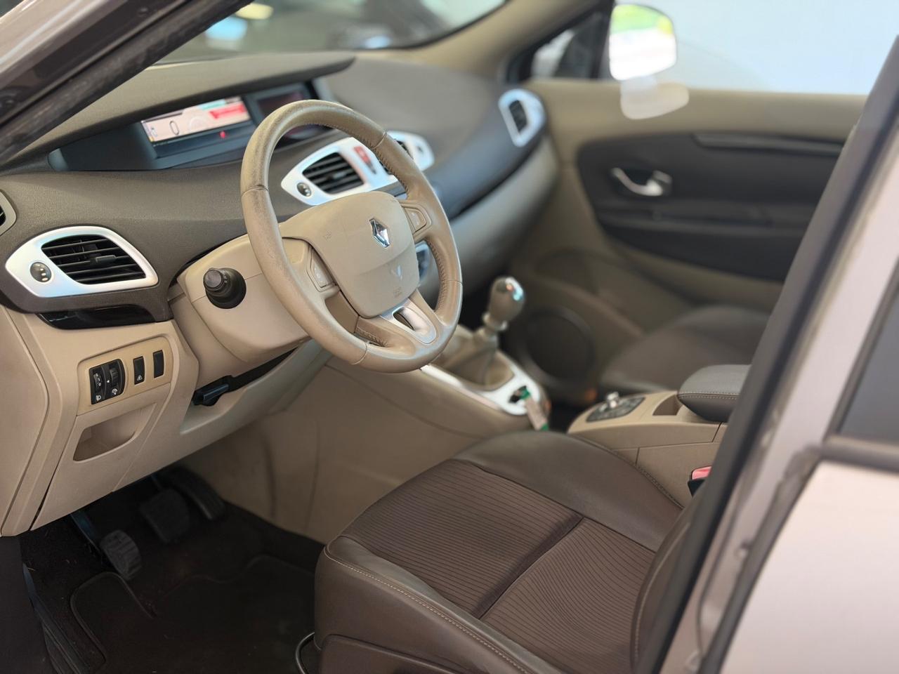 Renault Scenic Scénic X-Mod 1.9 dCi 130CV Luxe