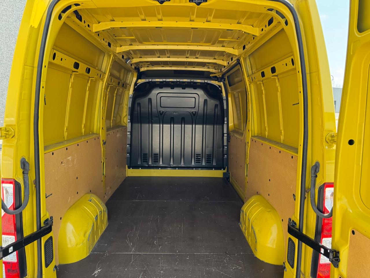 Renault Master 2.3 Dci 130cv L2H2