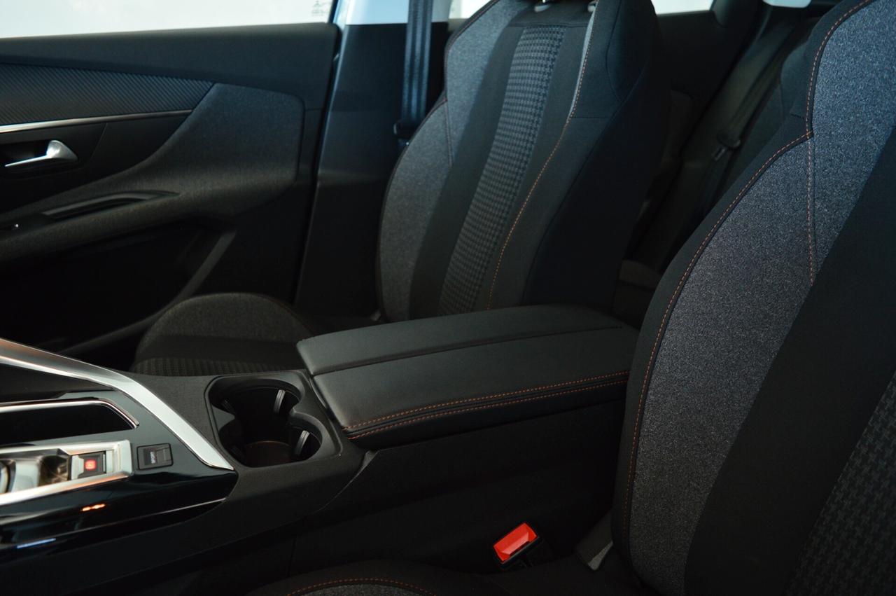 Peugeot 3008 1.5 BlueHDi 130 EAT8 Business - Km 80000