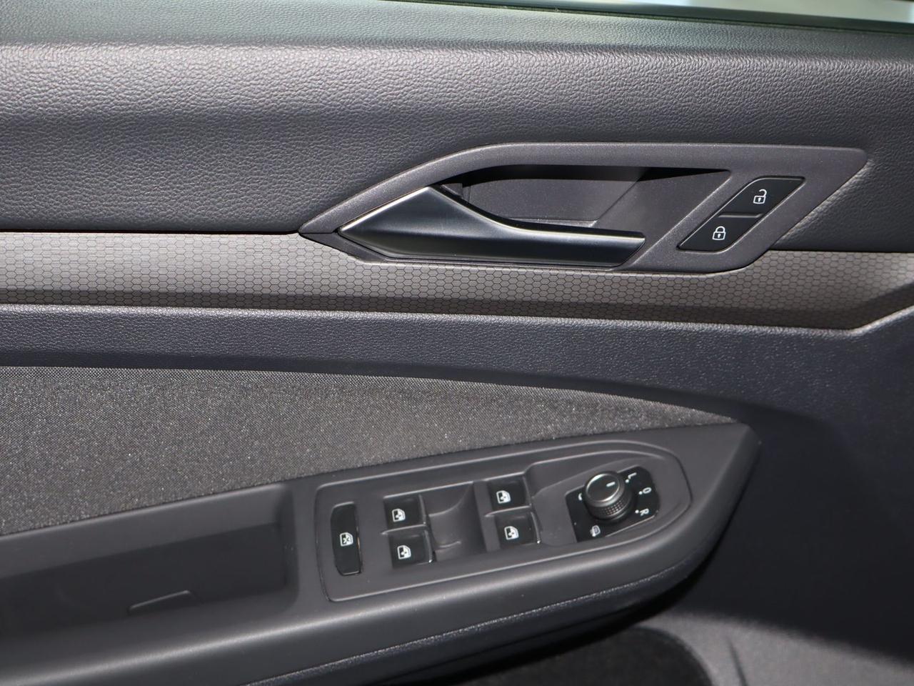 Volkswagen Golf GTI Ultimate 2.0 TSI GTI #10385