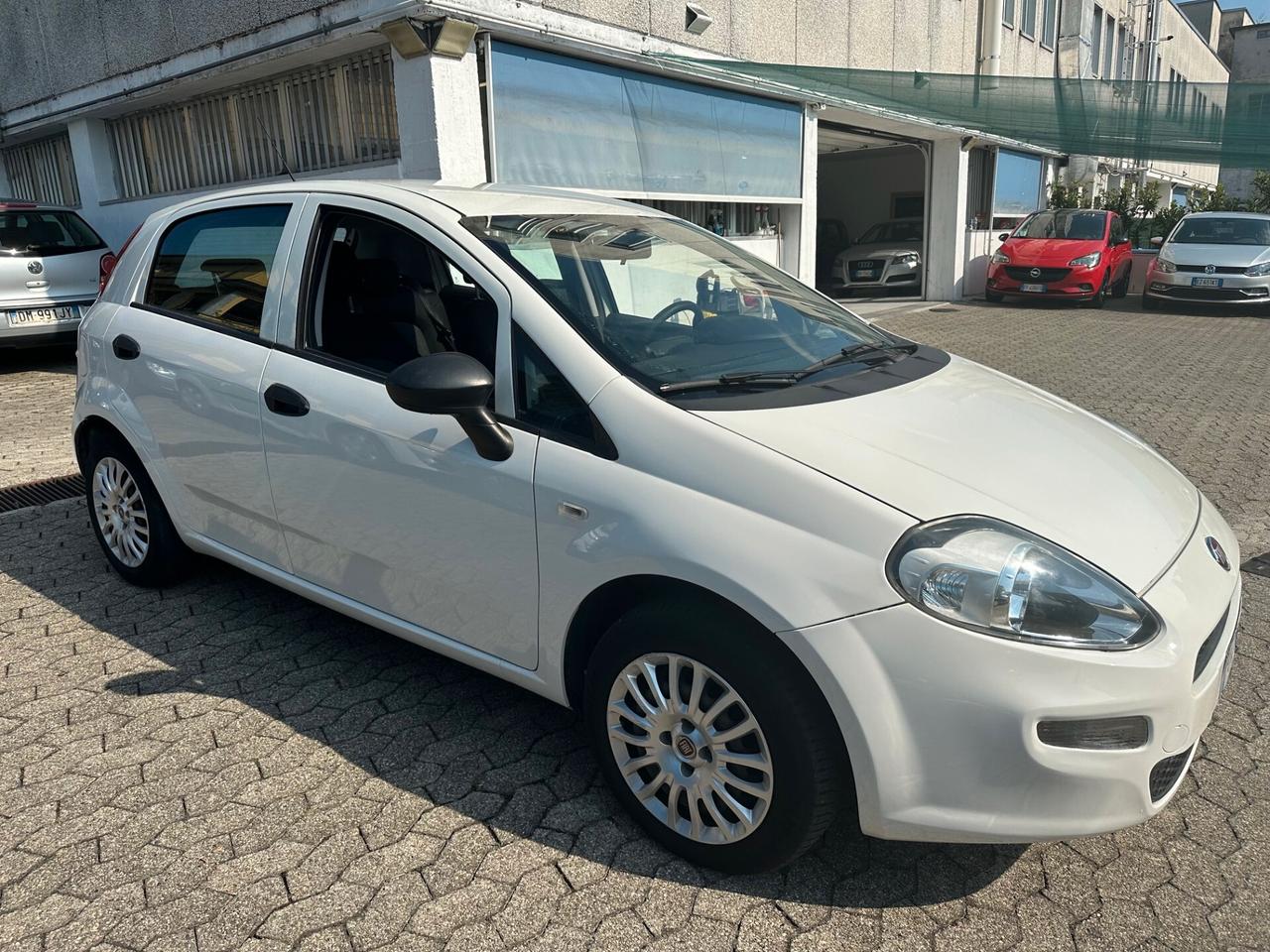 Fiat Punto 1.2 8V 5 porte Young*EURO6*NEOPATENTATI