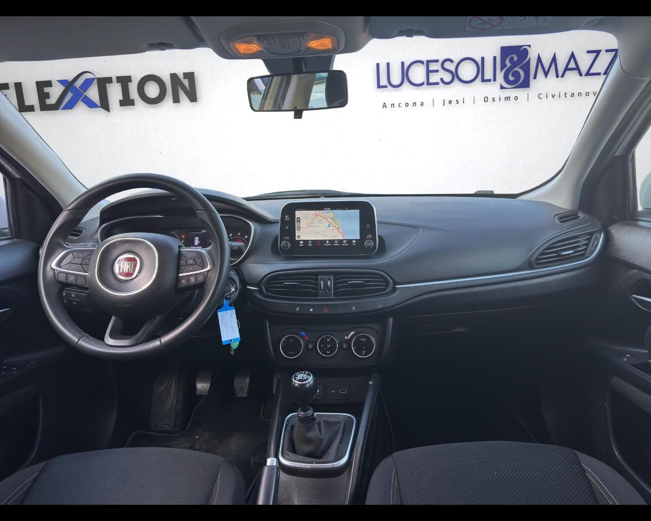 FIAT Tipo (2015-->) - Tipo 1.4 T-Jet 120CV SW Lounge