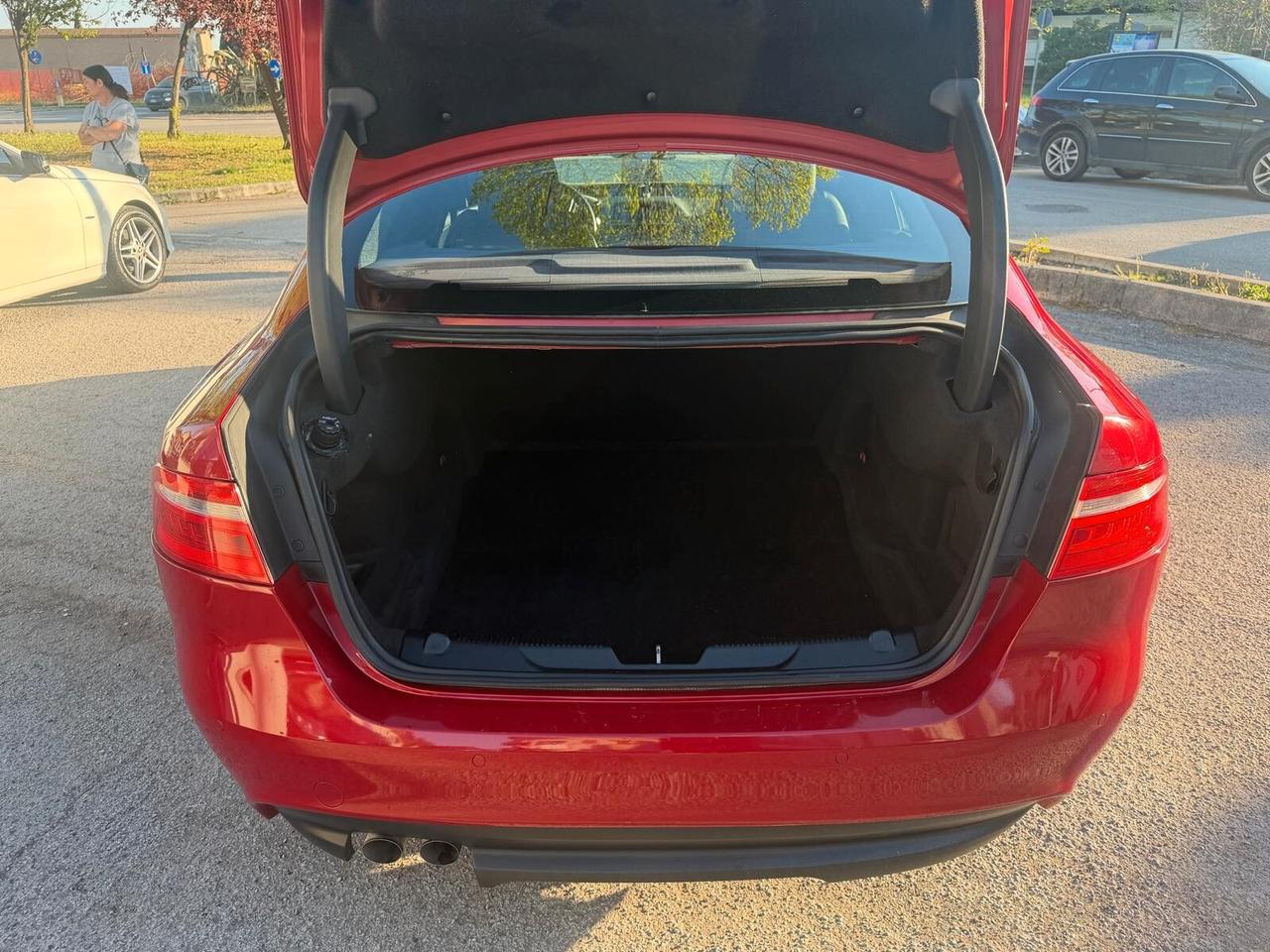 Jaguar XE 2.0 D Turbo 180 CV AWD aut. Portfolio